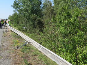 Policisté hledají svědky tragické nehody na D5, při níž zahynul jeden muž a další čtyři se pokusili o útěk