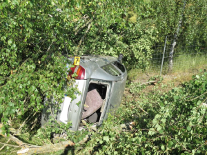 Policisté hledají svědky tragické nehody na D5, při níž zahynul jeden muž a další čtyři se pokusili o útěk
