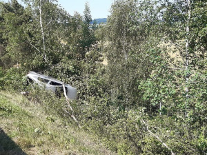 Policisté hledají svědky tragické nehody na D5, při níž zahynul jeden muž a další čtyři se pokusili o útěk