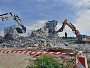 Demolici pilíře fotografovala Pavla Oškerová