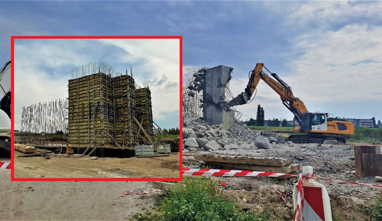 Stavbu nového mostního pilíře zachytil koncem května reportér Plzeňské Drbny, jeho demolici o pár týdnů později fotografovala Pavla Oškerová