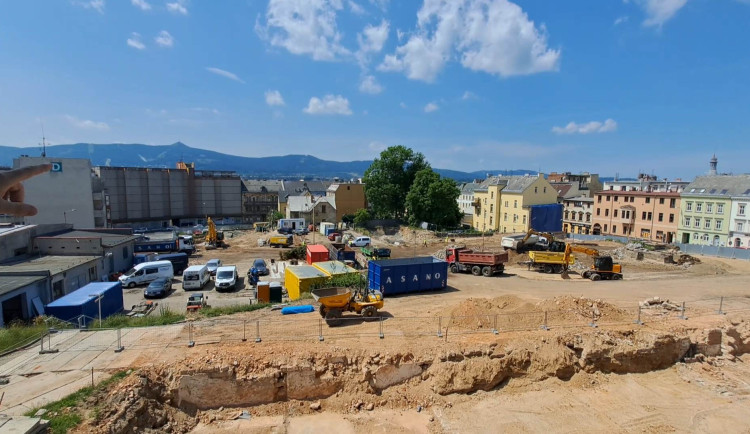 Stavba Centra urgentní medicíny je v plném proudu, prohlédla si ji veřejnost