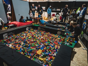 Dobrodružství v Trnkově Zahradě nebo svět fantazie v kostkách LEGO®, takové bude rodinné léto v DEPO2015