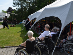 Piráti ze Čtyřlístku připluli na 24. ročník zahradních slavností, senioři si užili den plný zábavy