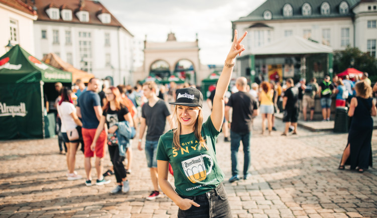 Léto v Prazdroji 2023: Prázdninové čtvrteční večery s devíti koncerty a skvělou zábavou