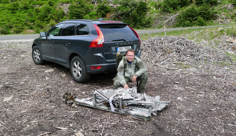 Pavel Krejčí popsal bezmála 800 osudů havarovaných letadel na našem území. Stále je co objevovat říká