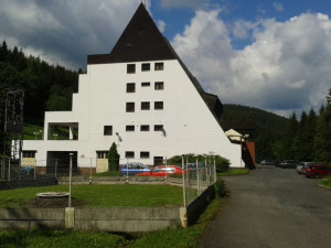 Ukrajinci ubytovaní na Šumavě v hotelu státu nezvládnou zaplatit žádanou částku