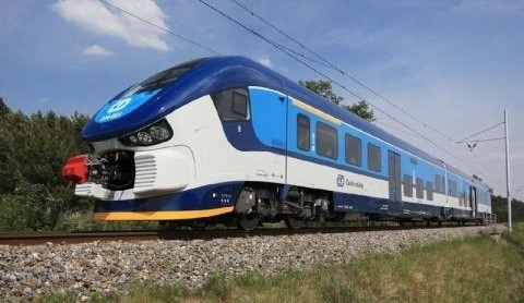 V létě můžete výhodně procestovat vlakem a autobusem celý kraj