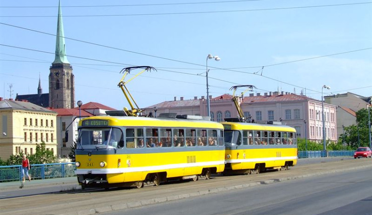Legendární tramvaj T3 vyjede do ulic Plzně naposledy, cestující budou vozit už jen nízkopodlažní vozy
