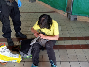 Důkladné dodržování pitného režimu přivedlo pětici opilců na protialkoholní záchytnou stanici