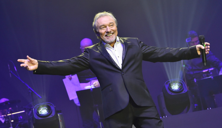 Karel Gott na bratislavském koncertě v lednu 2018, zdroj: oficiální stránky Karla Gotta