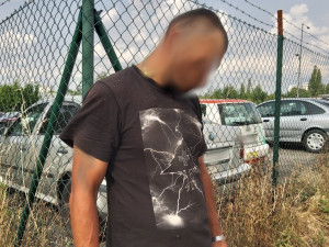 Cizinec se vloupal do areálu odtahového parkoviště prošpikovaného bezpečnostními kamerami a tam kradl