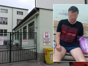 Polonahý muž se sádrou na ruce odmítal opustit koupelnu městské charity, nadýchal skoro pět promile