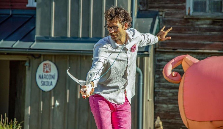 Podještědí rozhýbe festival Školní tranzistor ve staré škole v Křižanech