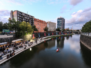 Náplavka získala nominaci na prestižní ocenění za architekturu. Má ale i hodně nekompromisních kritiků