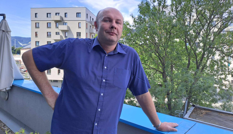 (NE)OBYČEJNÍ: Duchapřítomnou reakcí ochránil strojvedoucí životy desítek cestujících