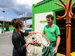 Nechtěné hračky, knížky nebo nádobí nemusí jít do koše, díky re-use centru najdou další využití