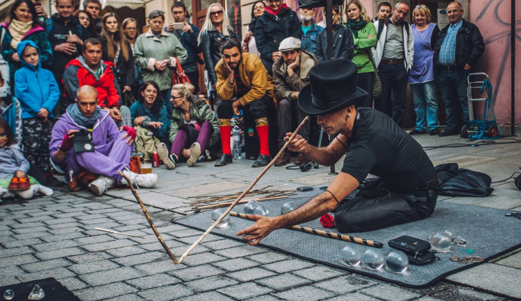 Pilsen Busking Fest láká na netradiční dramaturgii. Vystoupí přes 60 jednotlivců, kapel a souborů z celého světa