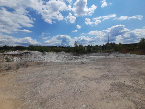 Nenáviděnou obří Bílou haldu se snad konečně podaří zlikvidovat. Na místě vznikne 16 stavebních parcel