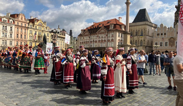 VIDEO: V Praze se představily amatérské folklorní soubory z celého světa