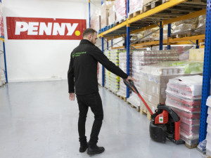 Kdo plýtvá jídlem, vyhazuje tisíce do koše