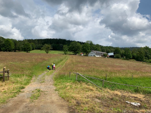 Tento statek na šumavském Brčálníku ukrýval a možná stále ještě ukrývá kouzelnickou knihu