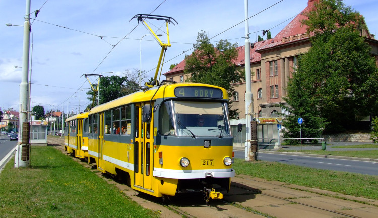 Na Ukrajinu daruje plzeňský dopravní podnik tramvajové soupravy. Loni už Charkov získal od Plzně autobusy a trolejbusy