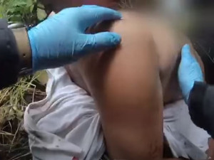 Policie zveřejnila dramatické video z výjezdu k velmi vážné nehodě, při které se zranily i čtyři děti