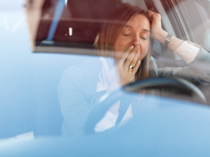 Mikrospánek za volantem zažil každý osmý řidič. Únava při řízení může v ČR ročně za více než 1000 nehod