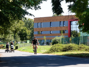 Poblíž stadionu plzeňské Viktorky postavilo město za 108 milionů korun zázemí pro mladé fotbalisty