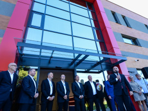 Poblíž stadionu plzeňské Viktorky postavilo město za 108 milionů korun zázemí pro mladé fotbalisty