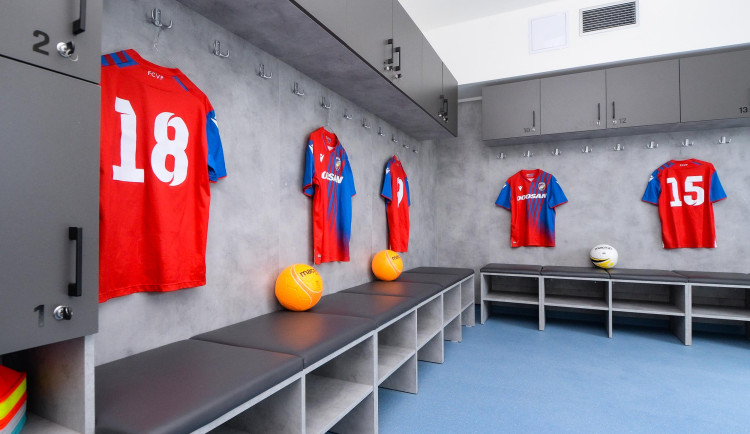 Poblíž stadionu plzeňské Viktorky postavilo město za 108 milionů korun zázemí pro mladé fotbalisty