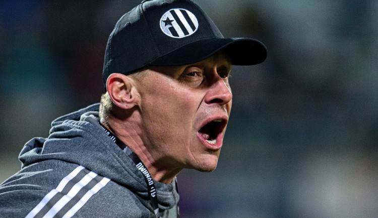 Jsme hlupáci ligy, řekl Zápotočný. Příští zápas hrají trenéři Dynama o místo