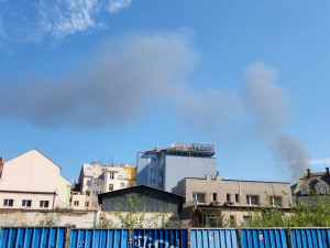 Dým z požáru sledovali lidé z mnoha míst v Plzni