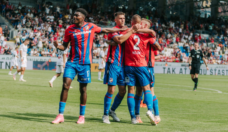 Fotbalisté Plzně porazili Olomouc 2:1 a vystřídali soupeře na třetím místě