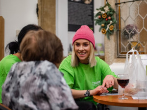 Důstojný a plnohodnotný život lidí nad 60 musí být samozřejmostí