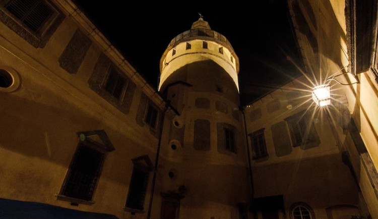 Hradozámeckou nocí vyvrcholí letošní letní sezona na hradech a zámcích