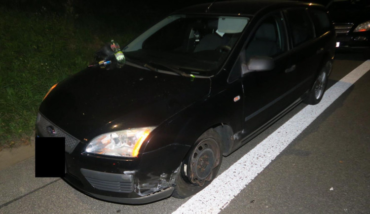 Nevěnovala se řízení a nabourala. Poničila si auto a zaplatila pokutu