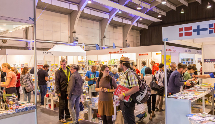 Festival Svět knihy se vrací do Plzně v původním formátu, představí 60 nakladatelství