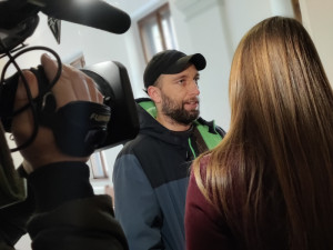 Tomáš Čermák u Krajského soudu v Plzni Tomáš Čermák se vyhýbá nástupu do vězení, pátrá po něm policie