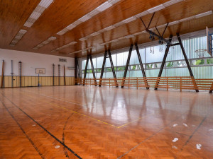 Letní prázdniny využilo město Plzeň k zahájení oprav a na přístavby svých škol za desítky milionů korun