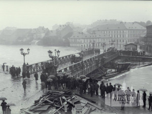 Hrozivá povodeň se prohnala Plzní před 133 lety, vodní živel zaplavil stovky domů a do městského parku nahrnul metr písku