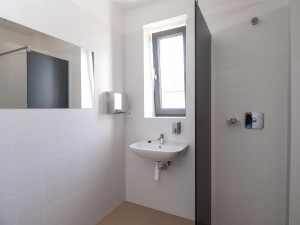 Centrum služeb pro bezdomovce za 120 milionů už pomáhá potřebným, podle odhadů žije v Plzni 400 lidí bez domova