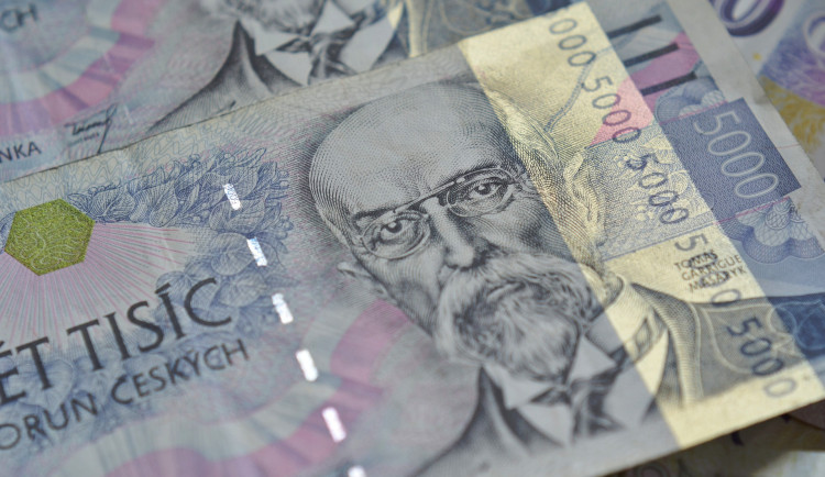 Chtěla půjčku, tak lhala. Nesplatila skoro nic a může teď skončit ve vězení