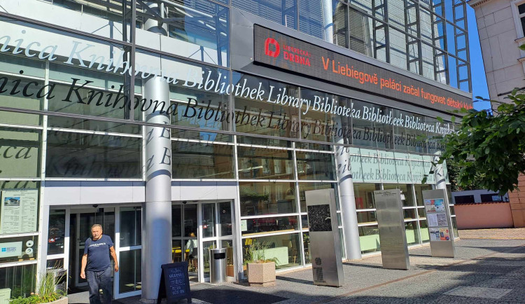 Pro knížku si budete moci zajít třeba v půlnoci. Najdete ji ve výdejním boxu