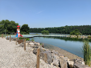 Jezírko ve Škodalandu ukončilo koupací sezónu, voda je zelená