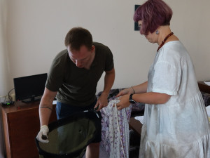 Netopýři obsadili pokoj v jejich oblíbeném hotelu. Pohodlí si tam užívalo 256 živých jedinců, které bylo třeba odchytit