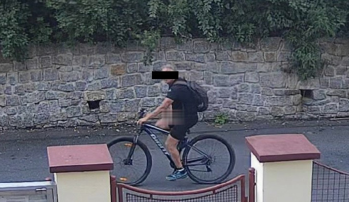 Cyklista obtěžoval ženy v Karlových Varech, policisté ho dopadli v Plzni, nyní mu hrozí až pětileté vězení