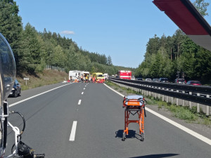 Nehoda obytného vozu zastavila provoz na dálnici D5 ve směru na Rozvadov