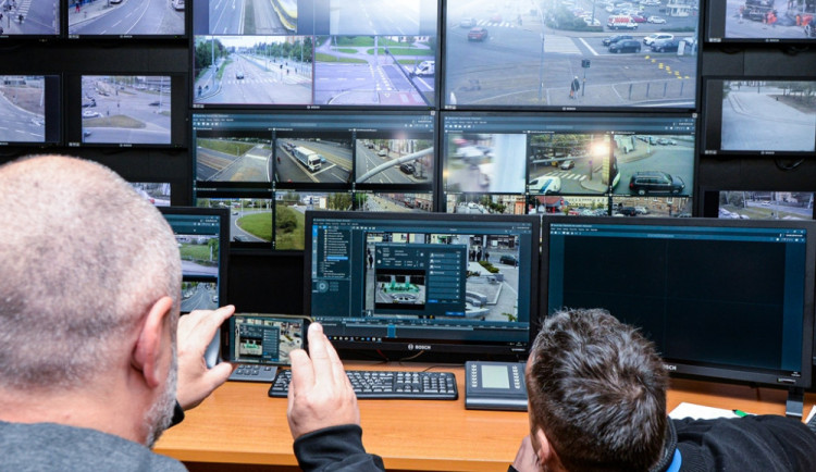 Odtud se dohlíží na bezpečnost v Plzni